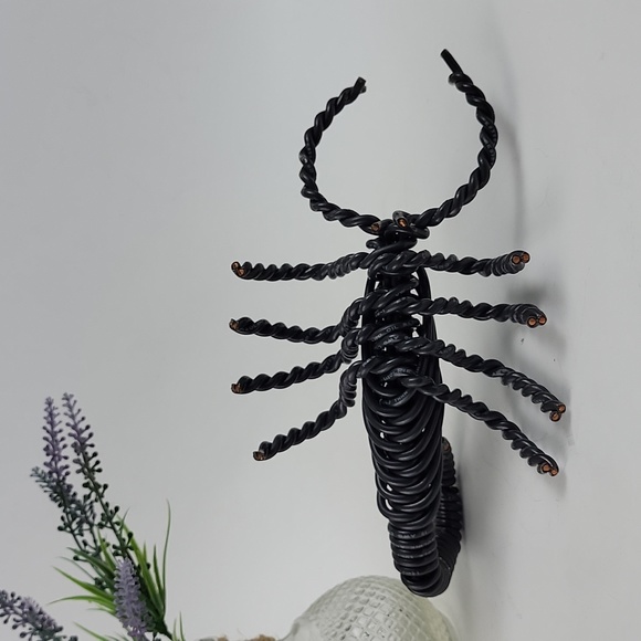 Handmade 10 Gauge Wire Wrapped Scorpion Figure - Picture 6 of 8